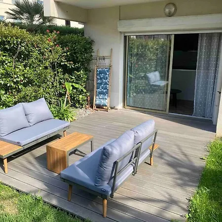 Le Cosy Garden: 4 Prs, Terrasse, Piscine