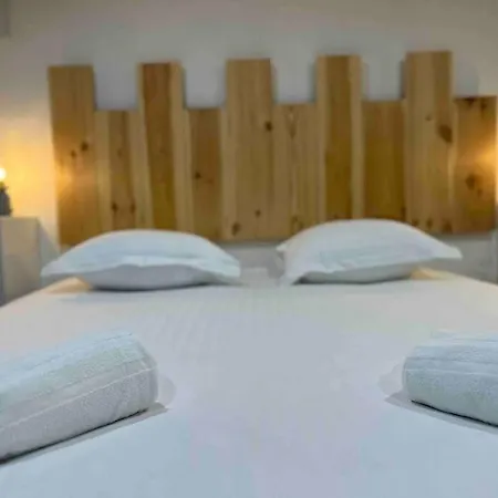 Le Cosy Garden: 4 Prs, Terrasse, Piscine 昂蒂布