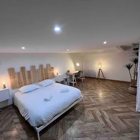 Le Cosy Garden: 4 Prs, Terrasse, Piscine Apartment *